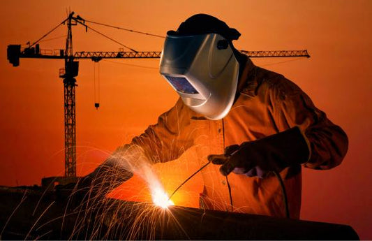Fume Extractor vs Respirator for Welding: Which Protection Method Works Best?